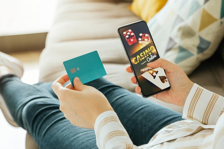 Ilustrasi layar game slot online populer dengan grafis hidup dan fitur interaktif
