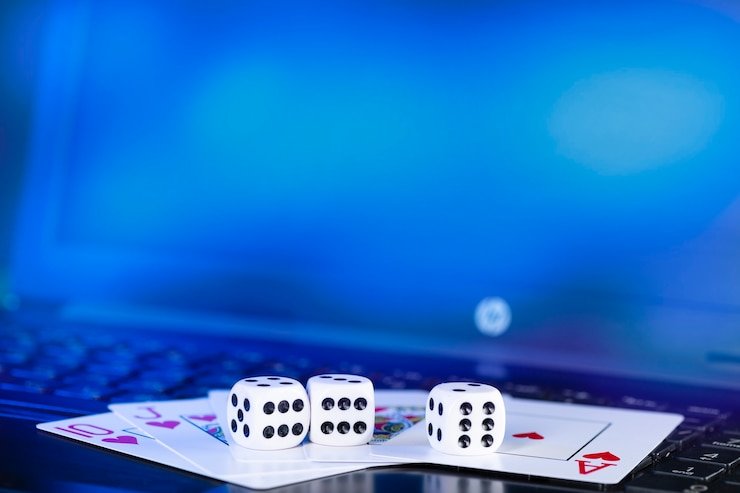 Gambar antarmuka permainan slot online dengan tema eksotis dan grafis menarik